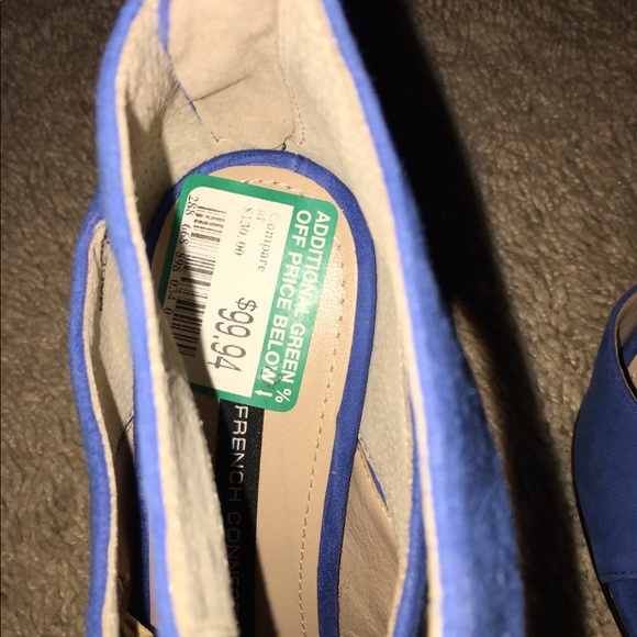 NWOT Gorgeous Blue Suede Heels - Picture 3 of 5